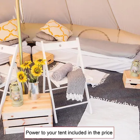 Silverstone Glamping And Pre-Pitched Camping With Intentsgp Room photo