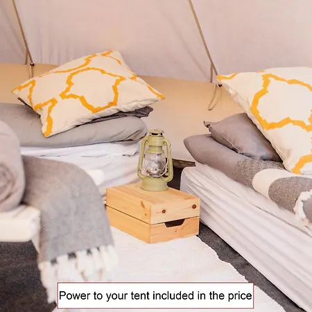 Silverstone Glamping And Pre-Pitched Camping With Intentsgp Room photo