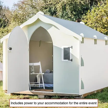Silverstone Glamping And Pre-Pitched Camping With Intentsgp Exterior photo