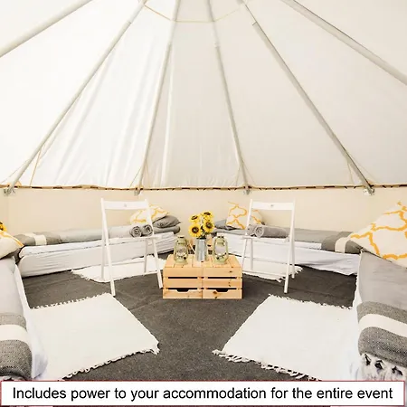 Silverstone Glamping And Pre-Pitched Camping With Intentsgp Room photo
