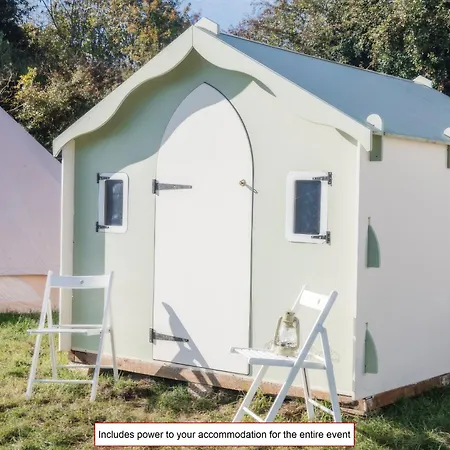 Silverstone Glamping And Pre-Pitched Camping With Intentsgp Room photo