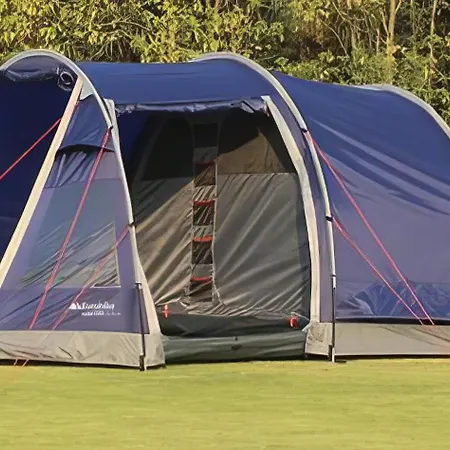 Silverstone Glamping And Pre-Pitched Camping With Intentsgp Exterior photo