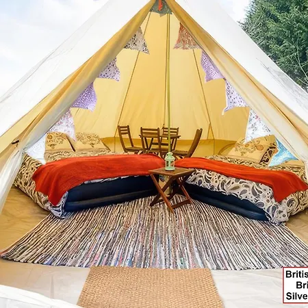 Silverstone Glamping And Pre-Pitched Camping With Intentsgp Exterior photo