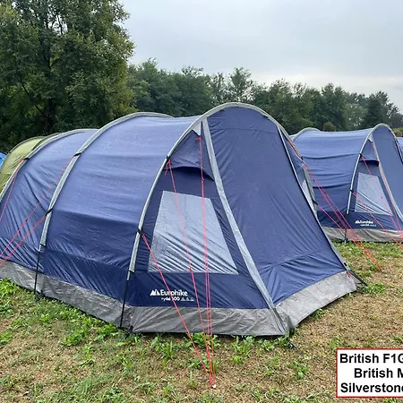 Silverstone Glamping And Pre-Pitched Camping With Intentsgp Room photo