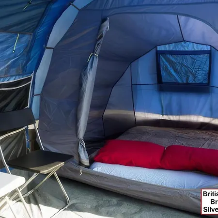 Silverstone Glamping And Pre-Pitched Camping With Intentsgp Room photo