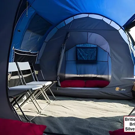 Silverstone Glamping And Pre-Pitched Camping With Intentsgp Room photo