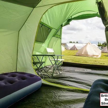 Silverstone Glamping And Pre-Pitched Camping With Intentsgp Room photo
