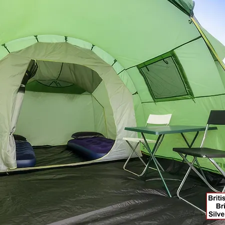 Silverstone Glamping And Pre-Pitched Camping With Intentsgp Room photo