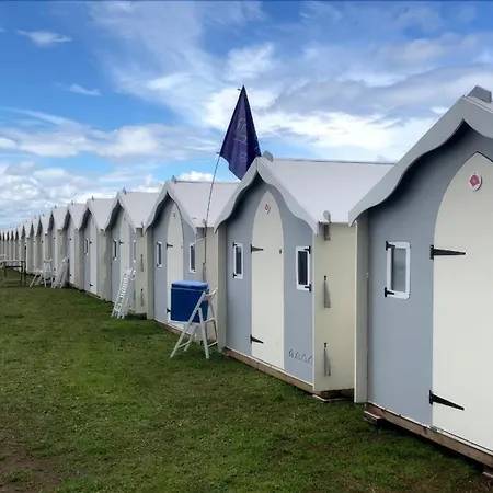 Silverstone Glamping And Pre-Pitched Camping With Intentsgp Exterior photo