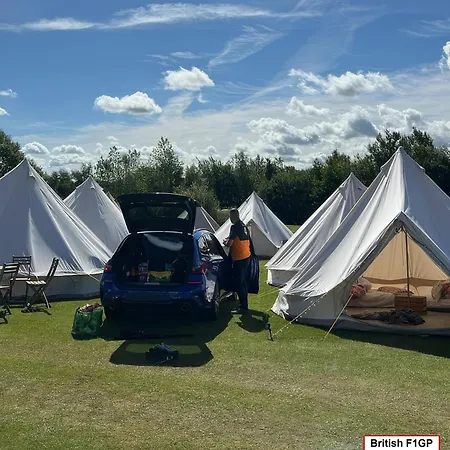 Silverstone Glamping And Pre-Pitched Camping With Intentsgp Exterior photo
